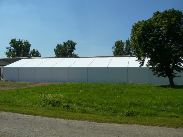 Venkovní pohled na halu